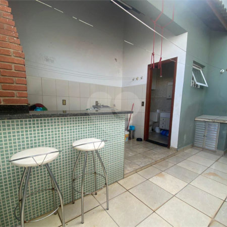 Casa à venda com 2 quartos, sendo 1 suíte, em Vila Visaltino Gomes, Itapetininga, SP
