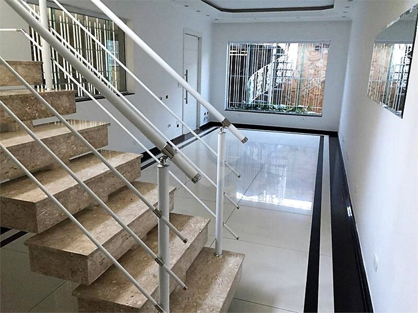 Sobrado à venda com 3 quartos, sendo 1 suíte, em Vila Galvão, Guarulhos, SP