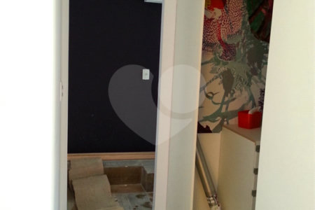Casa à venda com 3 quartos, sendo 2 suítes, em Vila Mariana, São Paulo, SP