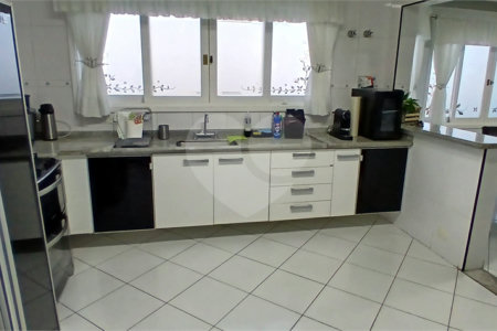 Casa à venda com 4 quartos, sendo 2 suítes, em Jardim Leonor Mendes de Barros, São Paulo, SP