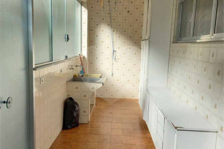 Sobrado à venda com 5 quartos, sendo 2 suítes,  em Tremembé, São Paulo, SP