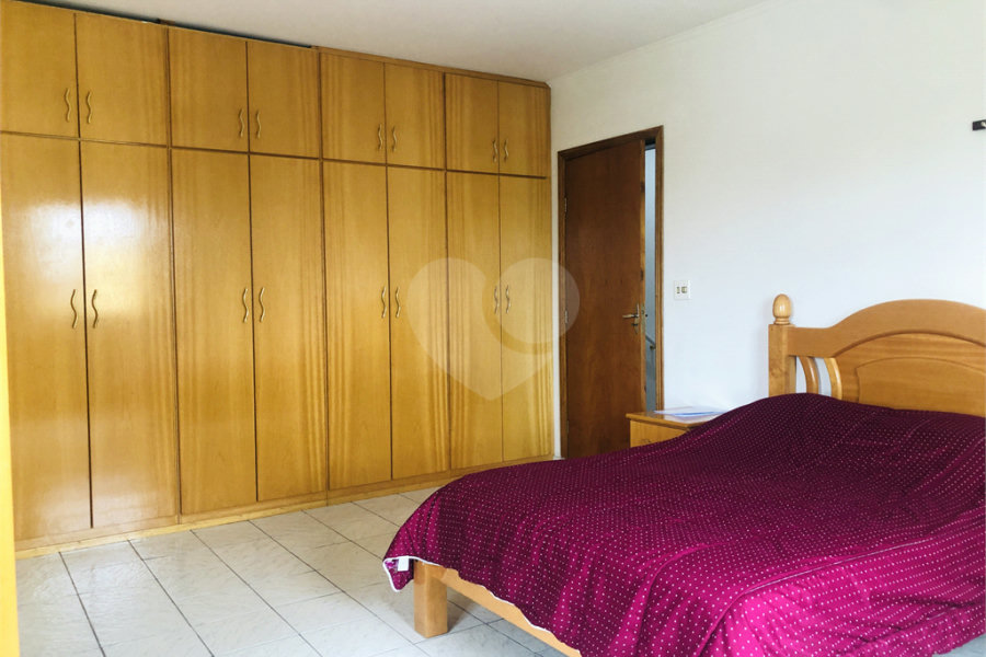 Sobrado à venda com 3 quartos, sendo 1 suíte, em Vila Romero, São Paulo, SP