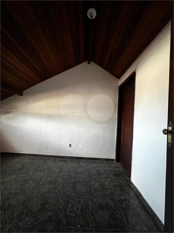 Sobrado à venda com 6 quartos, sendo 4 suítes,  em Vila Oliveira, Mogi das Cruzes, SP