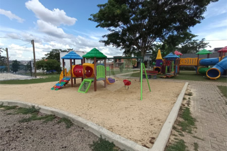 Casa à venda com 3 quartos, sendo 1 suíte, no condomínio Residencial Jardim, Sorocaba - SP