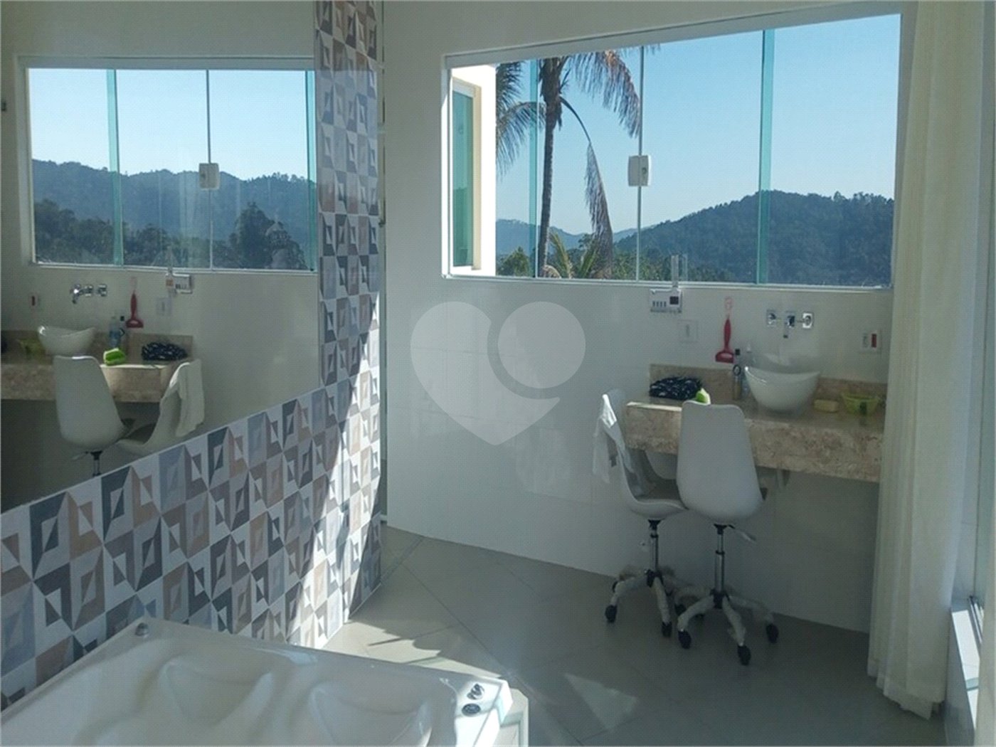 Casa à venda com 5 suítes em Serra da Cantareira, Mairiporã, SP