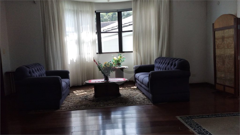 Sobrado à venda com 4 quartos, sendo 2 suítes, em Horto, São Paulo, SP