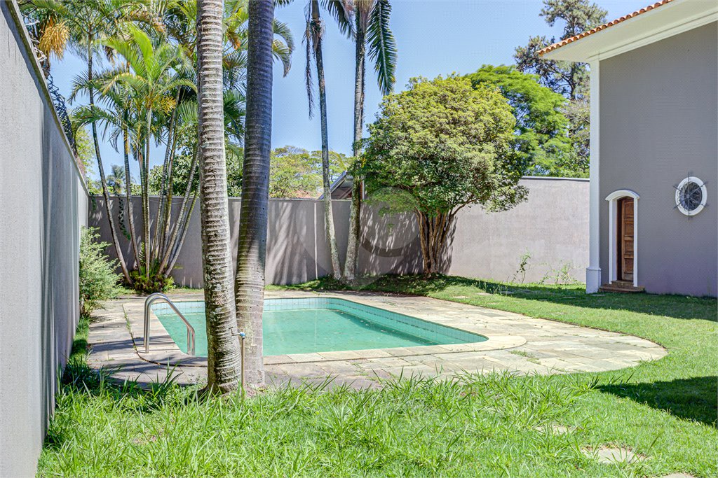 Casa à venda com 5 quartos, sendo 3 suítes, em Alto da Boa Vista, São Paulo, SP
