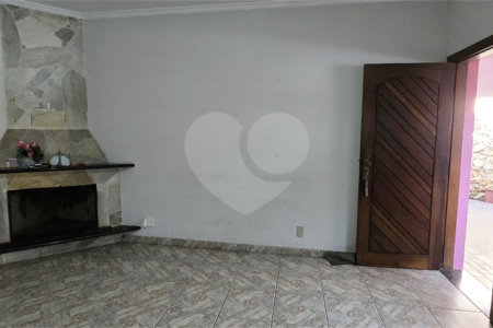 Casa à venda com 3 quartos, sendo 1 suíte, em Lar São Paulo, São Paulo, SP