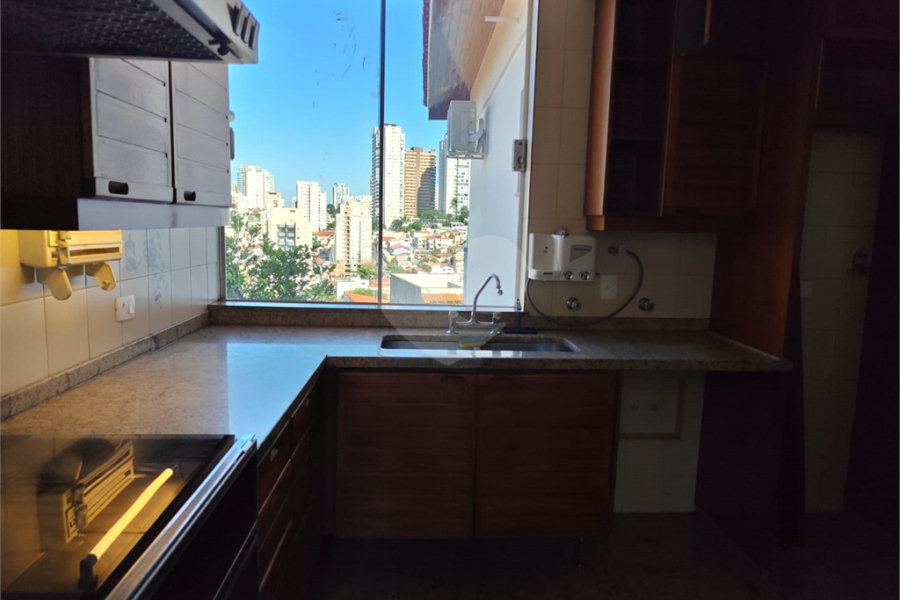 Sobrado à venda com 4 suítes em Santana, São Paulo, SP