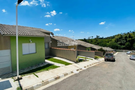 Casa à venda com 2 quartos no condomínio Residencial Vida Nova I, Atibaia - SP