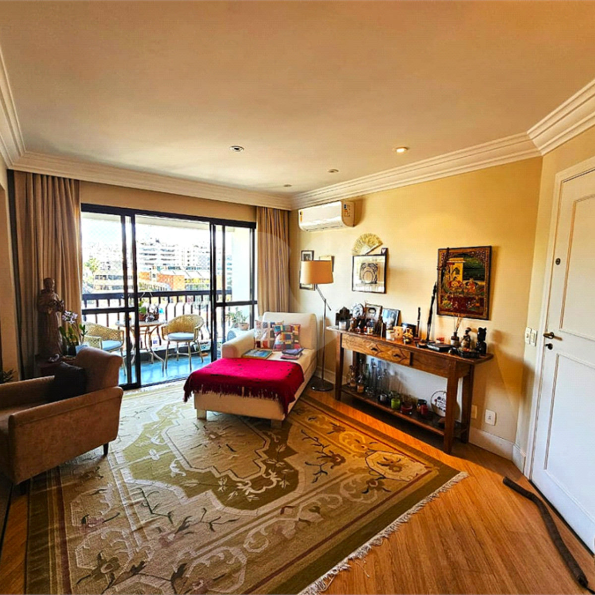 Apartamento à venda com 2 quartos, sendo 1 suíte,  em Chácara Santo Antônio, São Paulo, SP