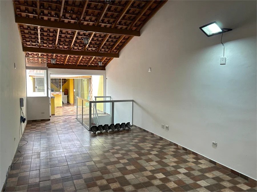 Casa de Vila para alugar com 4 suítes em Vila Romana, São Paulo, SP