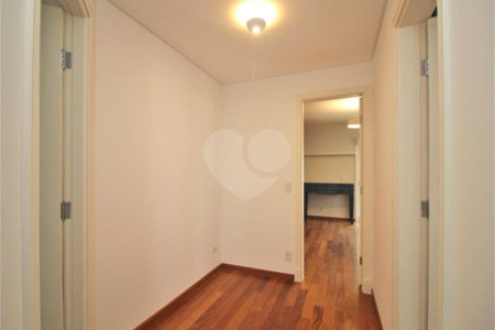 Casa à venda com 3 suítes no condomínio Brooklin Hills, São Paulo - SP