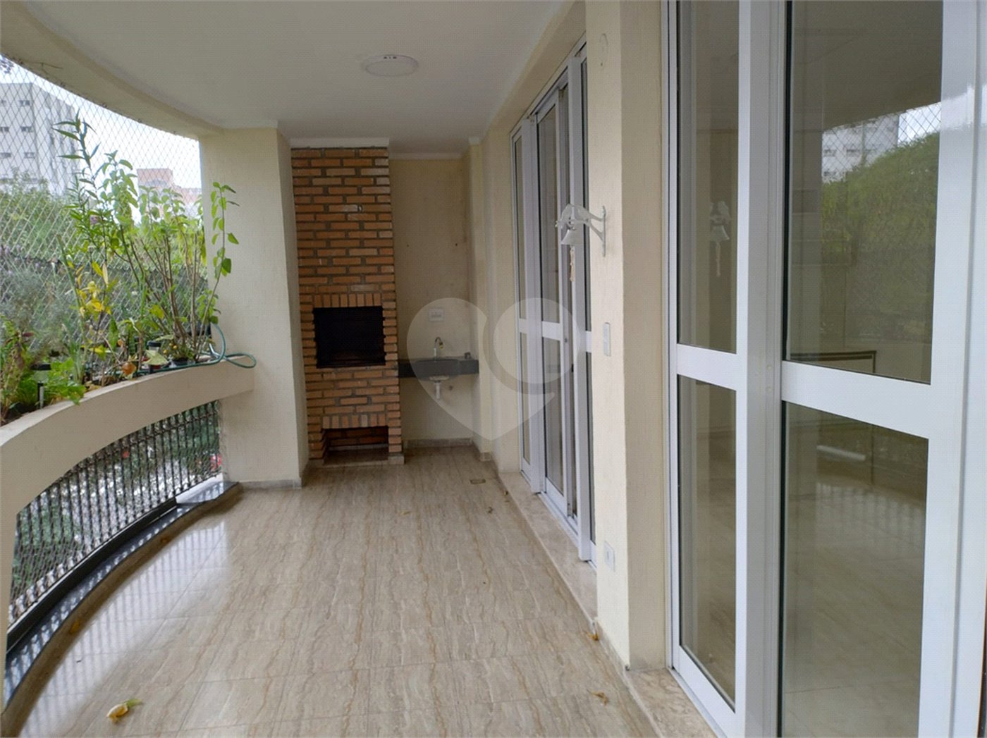 Apartamento à venda ou para alugar com 3 suítes em Indianópolis, São Paulo, SP