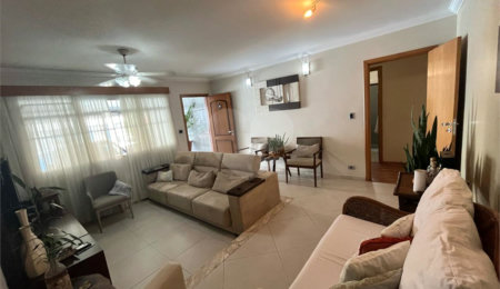 Casa à venda com 3 quartos, sendo 1 suíte,  em Jardim Casablanca, São Paulo, SP