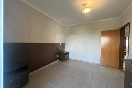 Casa à venda com 4 quartos, sendo 1 suíte,  no condomínio Lago da Boa Vista, Sorocaba - SP