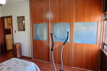 Sobrado à venda com 4 quartos, sendo 2 suítes, em Jardim Leonor, São Paulo, SP