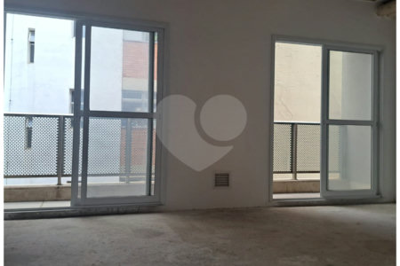 Sala comercial, nova, para venda ou locação, junto à Estação Vergueiro do Metrô