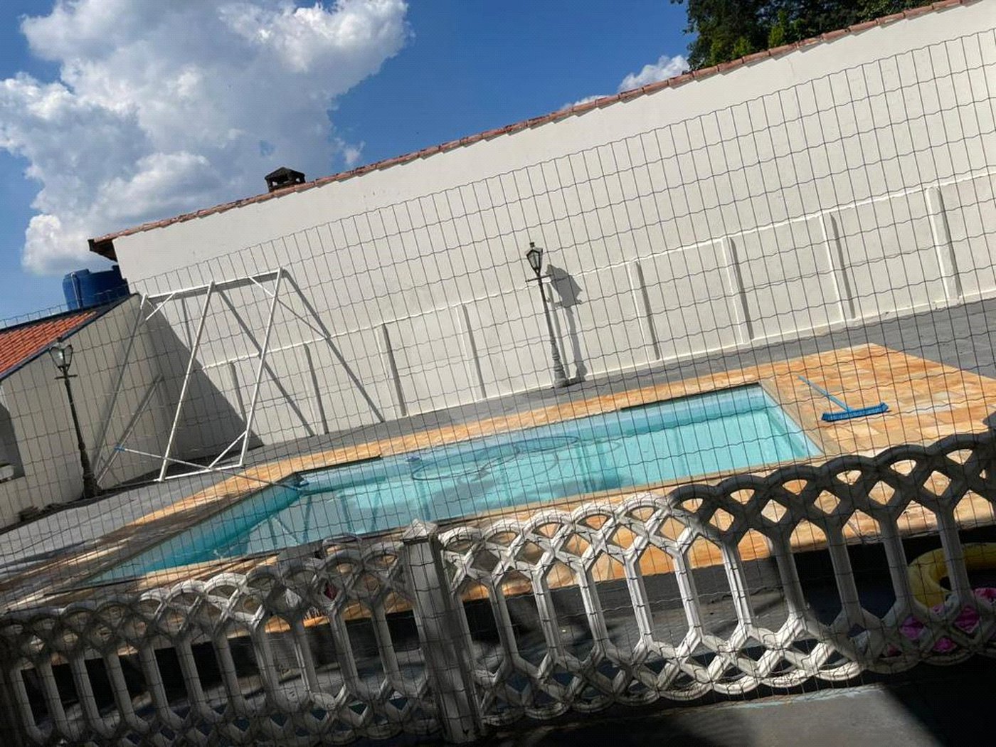 Casa à venda ou para alugar com 5 quartos, sendo 1 suíte, no condomínio Zuleika Jabour, Salto - SP
