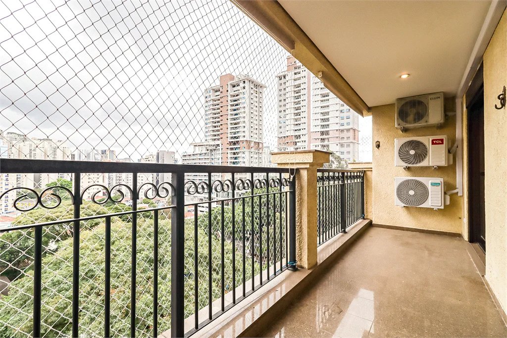 Apartamento à venda com 4 quartos, sendo 3 suítes, em Brooklin Paulista, São Paulo, SP