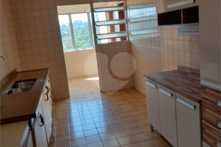 Apartamento à venda com 3 quartos, sendo 1 suíte, em Santo Amaro, São Paulo, SP