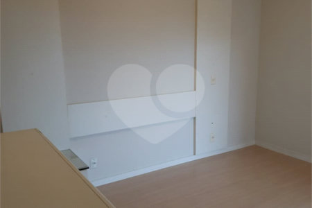 Apartamento à venda ou para alugar com 3 quartos, sendo 1 suíte, em Cidade São Francisco, São Paulo, SP