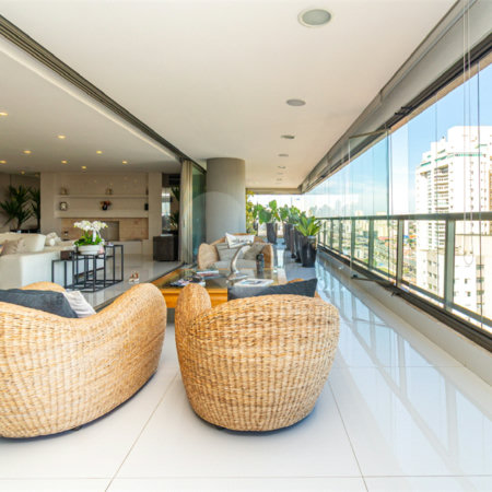Apartamento à venda com 4 quartos, sendo 3 suítes,  em Campo Belo, São Paulo, SP