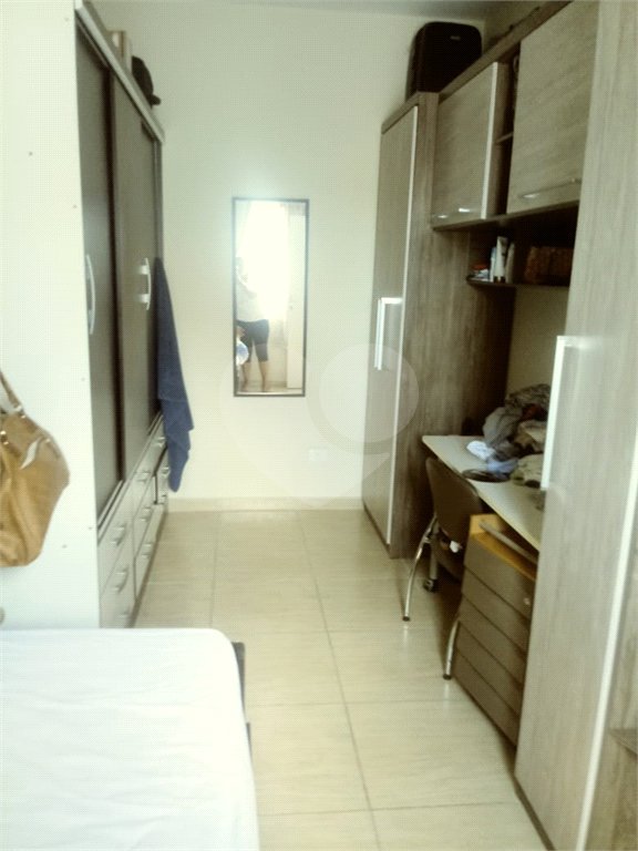 Casa à venda com 2 quartos, sendo 1 suíte, no condomínio Jardim Débora, Poá - SP