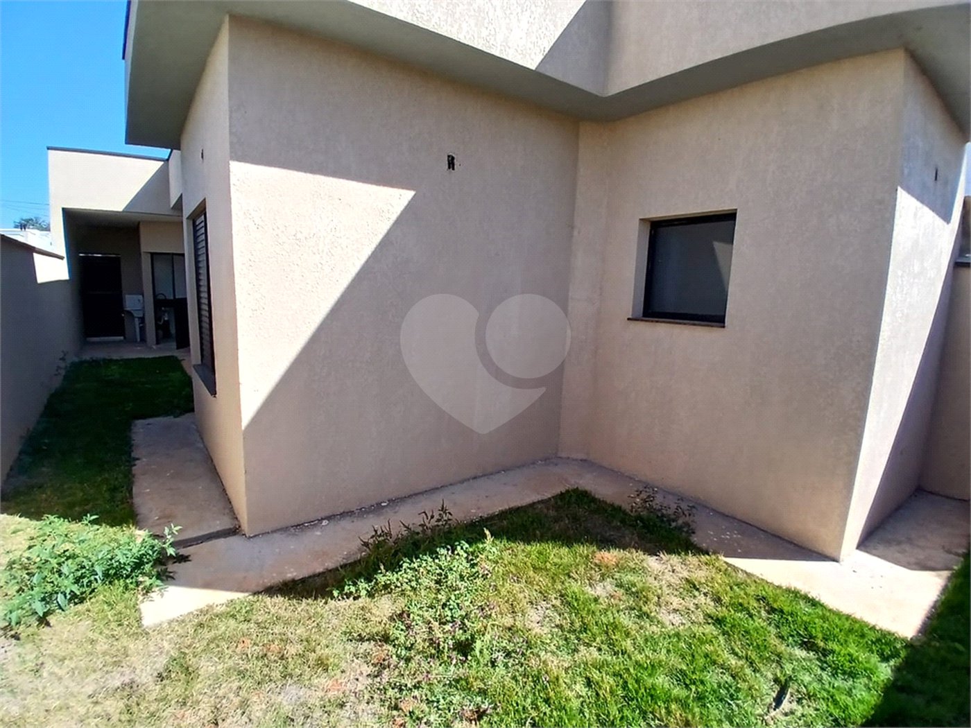 Casa à venda com 3 quartos, sendo 1 suíte,  no condomínio Jardim, Sorocaba - SP