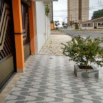 Casa à venda com 2 quartos, sendo 1 suíte, em Solemar, Praia Grande, SP
