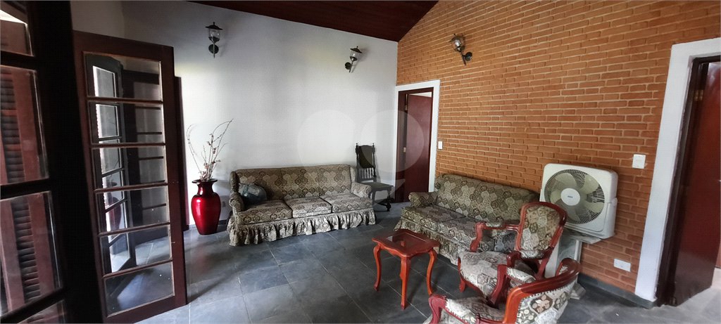Casa à venda ou para alugar com 4 quartos, sendo 2 suítes, em Mantiqueira, Mairiporã, SP