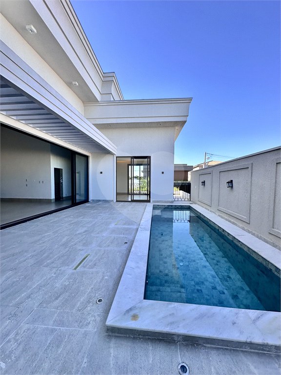 Casa à venda com 3 suítes no condomínio Residencial Florais Itália, Cuiabá - MT