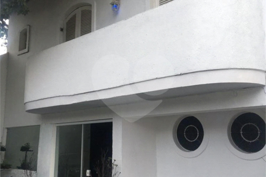 Casa Térrea à venda com 4 quartos, sendo 1 suíte,  em Horto, São Paulo, SP