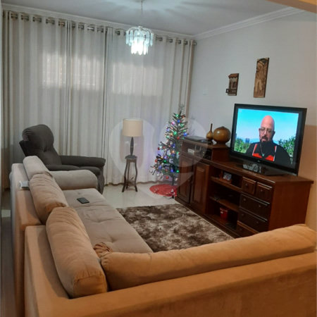 Sobrado à venda com 3 quartos, sendo 1 suíte,  em Vila Suissa, Mogi das Cruzes, SP