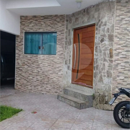 Casa à venda com 4 quartos, sendo 1 suíte, em Parque Santa Rosa, Suzano, SP
