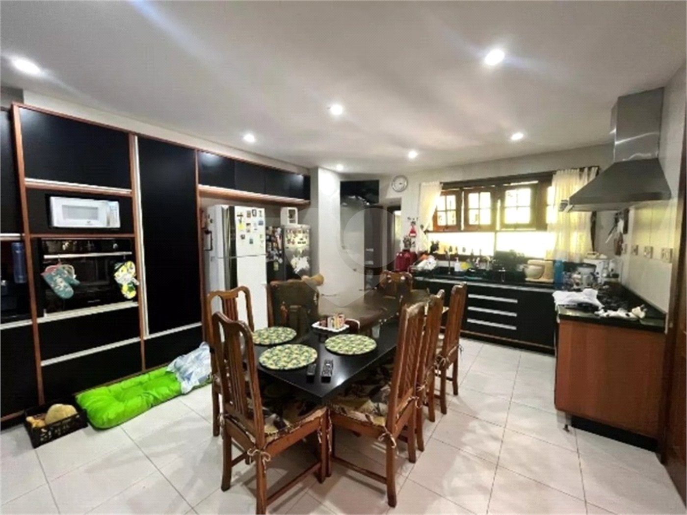 Casa à venda com 4 suítes no condomínio Quinta do Lago, Petrópolis - RJ