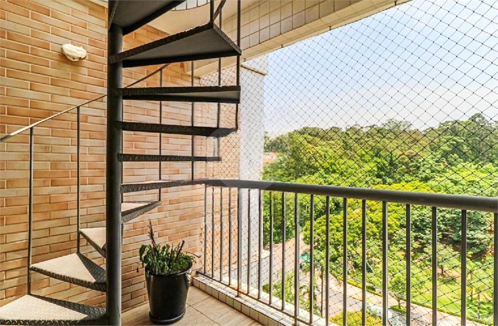 Apartamento à venda com 3 quartos, sendo 1 suíte,  em Cidade São Francisco, São Paulo, SP