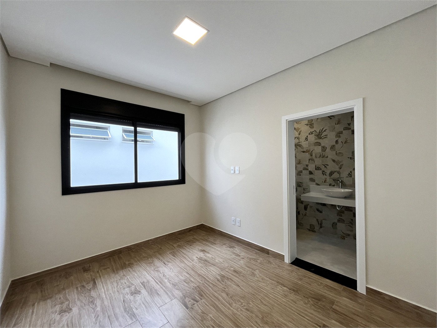 Casa à venda com 4 suítes no condomínio Mont Blanc, Sorocaba - SP