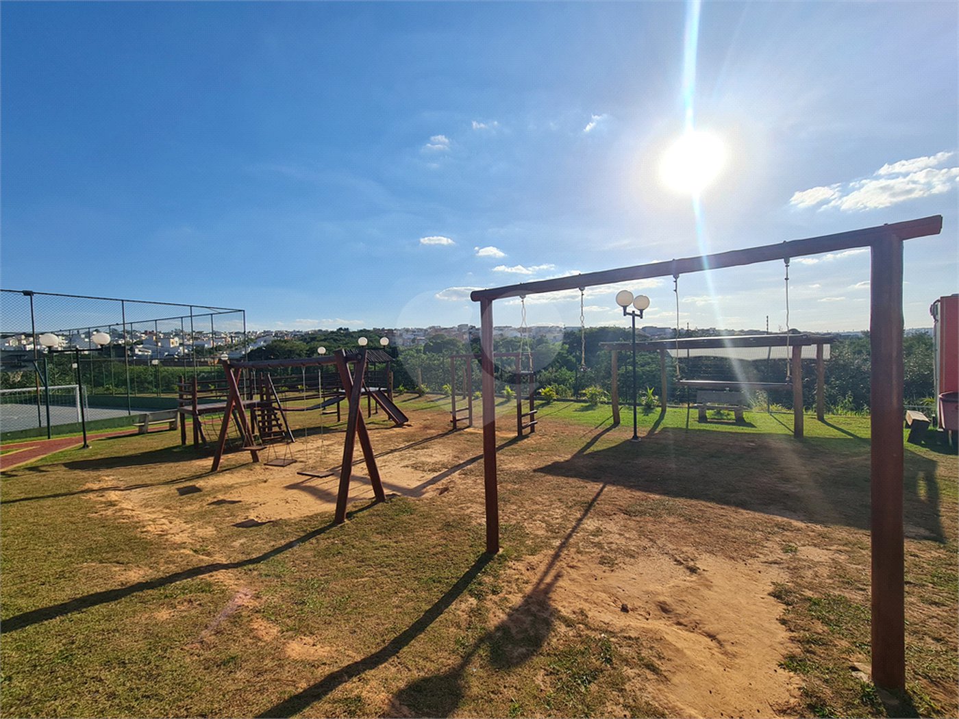 Casa à venda com 3 quartos, sendo 1 suíte, no condomínio Horto Florestal Villagio, Sorocaba - SP