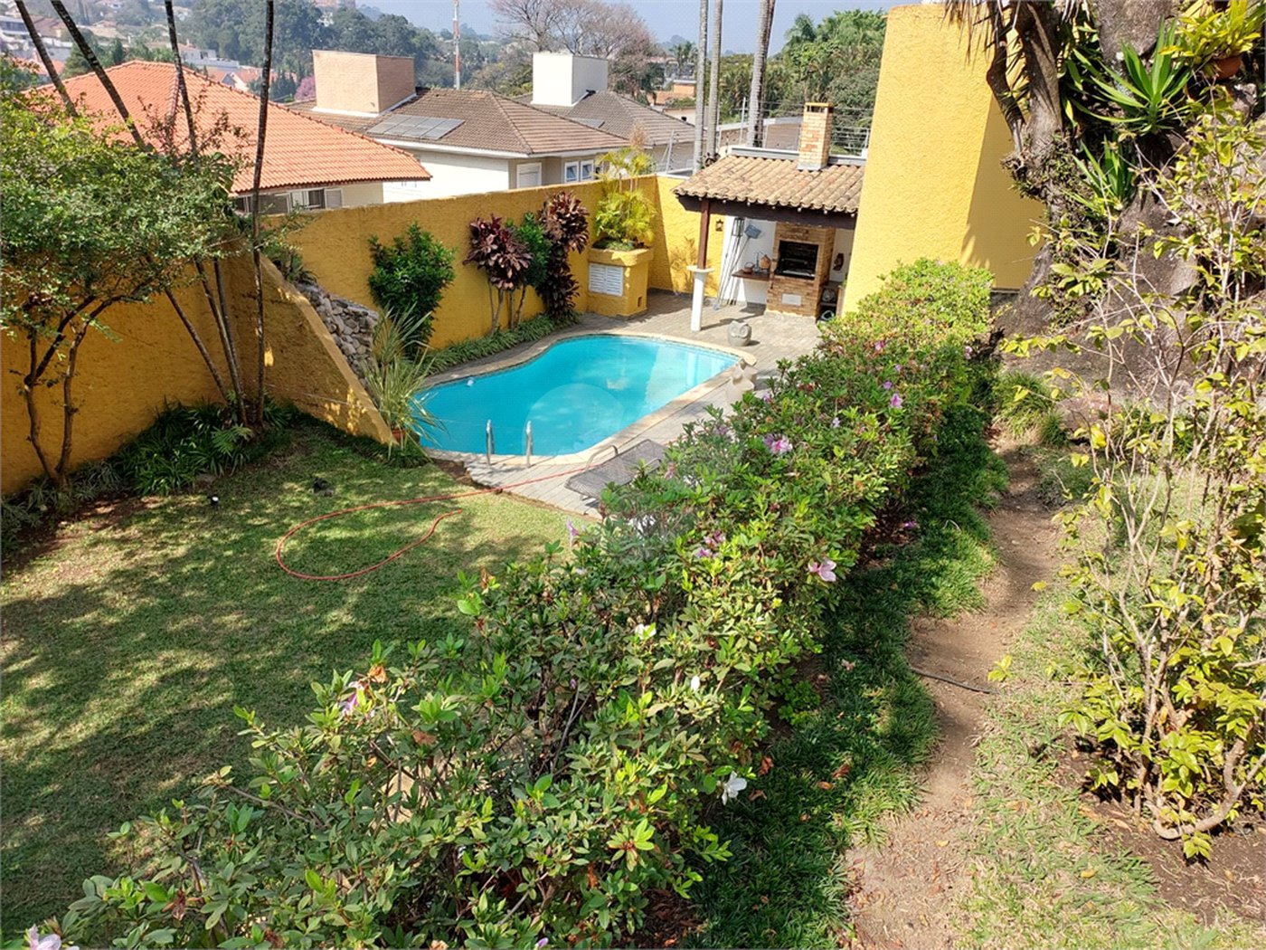 Sobrado à venda com 4 suítes em Vila Inah, São Paulo, SP