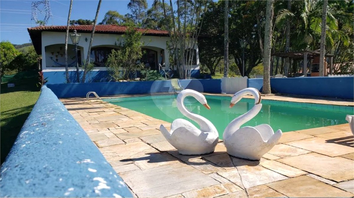 Sítio à venda com 6 quartos, sendo 5 suítes, em Dos Mimis, Piracaia, SP