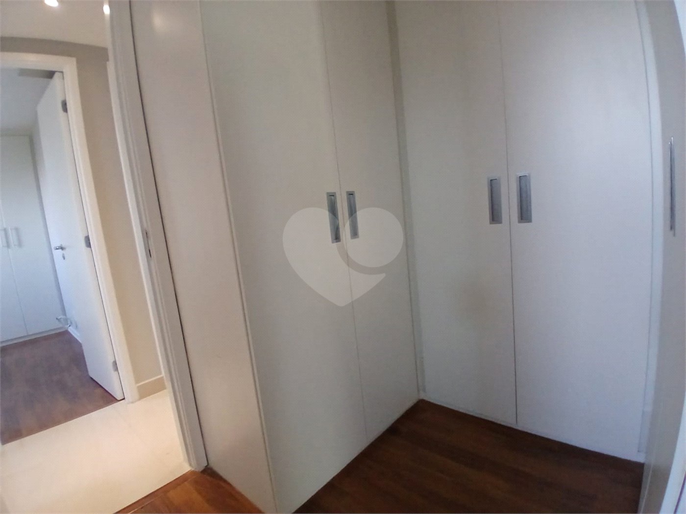 Cobertura à venda com 4 quartos, sendo 3 suítes,  em Cidade São Francisco, São Paulo, SP