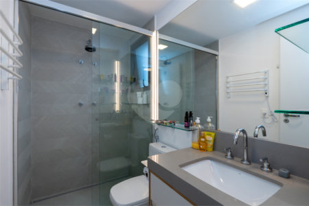 Apartamento à venda com 3 suítes em Campo Belo, São Paulo, SP