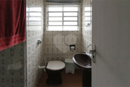 Sobrado à venda com 6 quartos, sendo 1 suíte, em Vila Olinda, São Paulo, SP