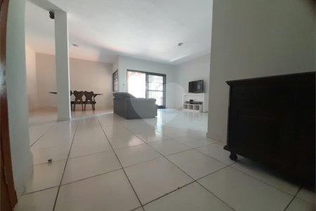 Casa de Alto Padrão à Venda e Locação no Parque Santa Mônica - São Carlos