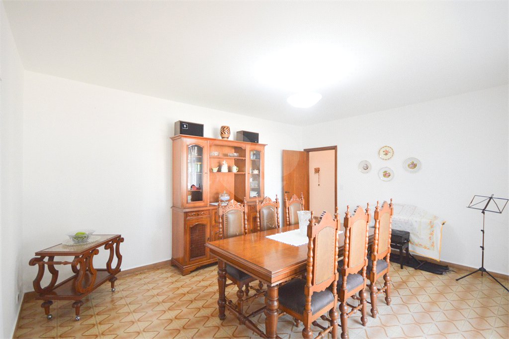 Casa à venda com 3 quartos, sendo 1 suíte, em Planalto Paulista, São Paulo, SP