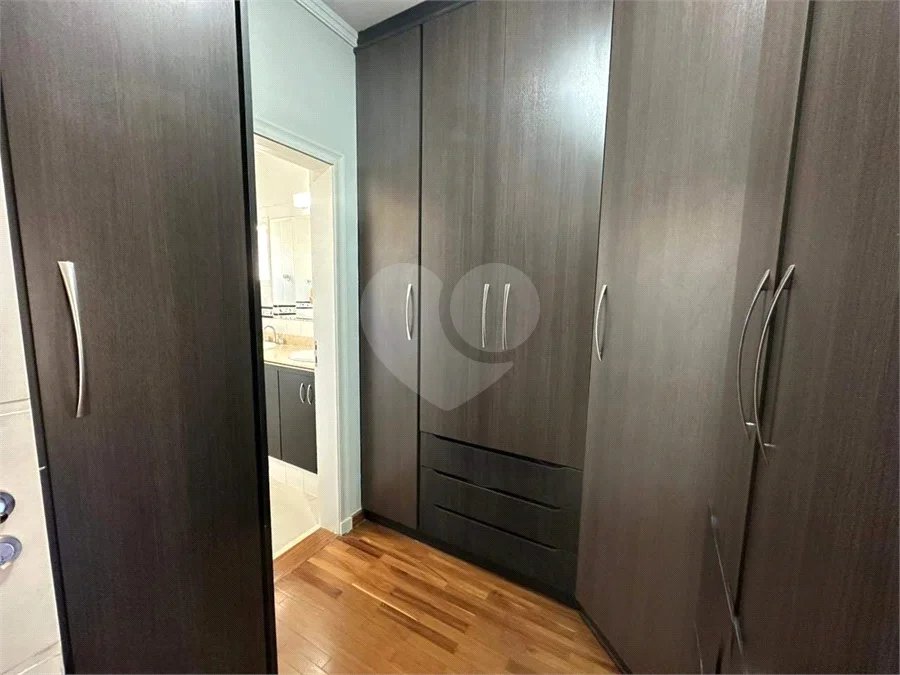 Casa à venda com 3 suítes no condomínio Recanto dos Paturis, Vinhedo - SP