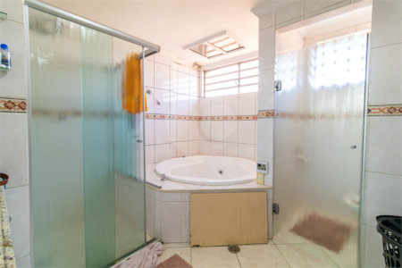 Sobrado à venda com 4 quartos, sendo 1 suíte, em Brooklin, São Paulo, SP
