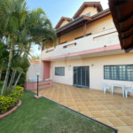 Excelente casa no Parque Santa Marta.