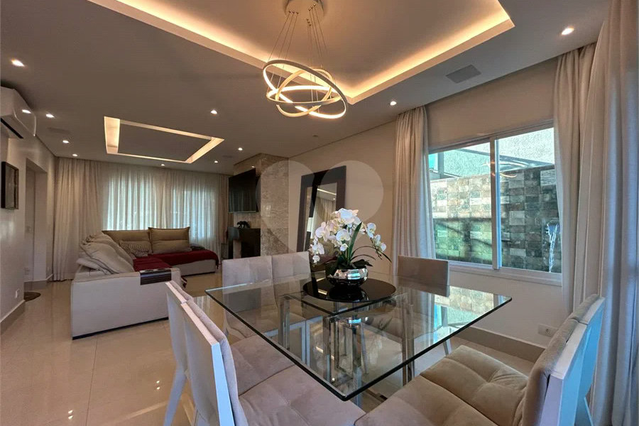 Casa à venda com 4 suítes no condomínio Residencial Jabuticabeiras, São Paulo - SP